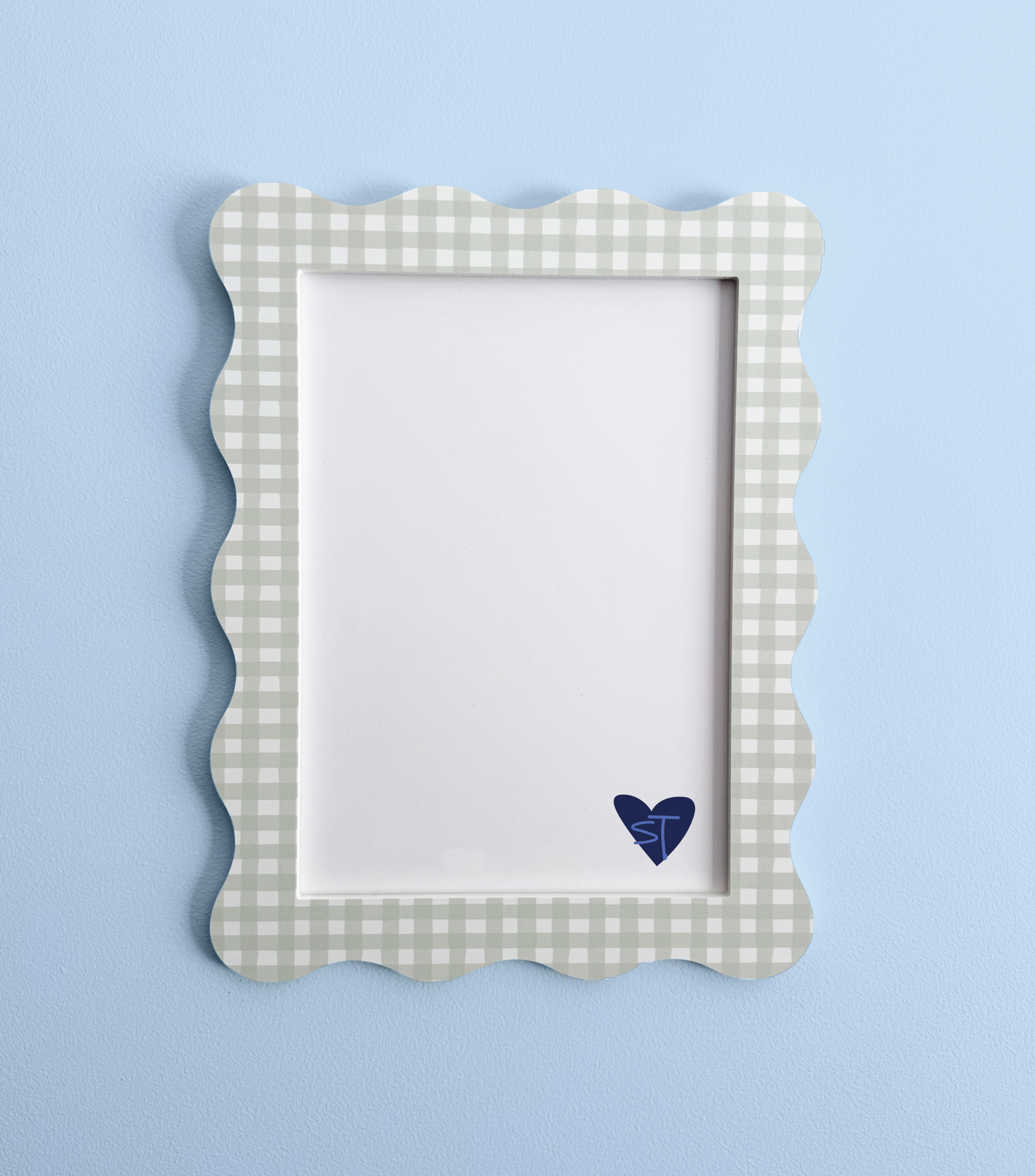 A4 Gingham Wavy Frame