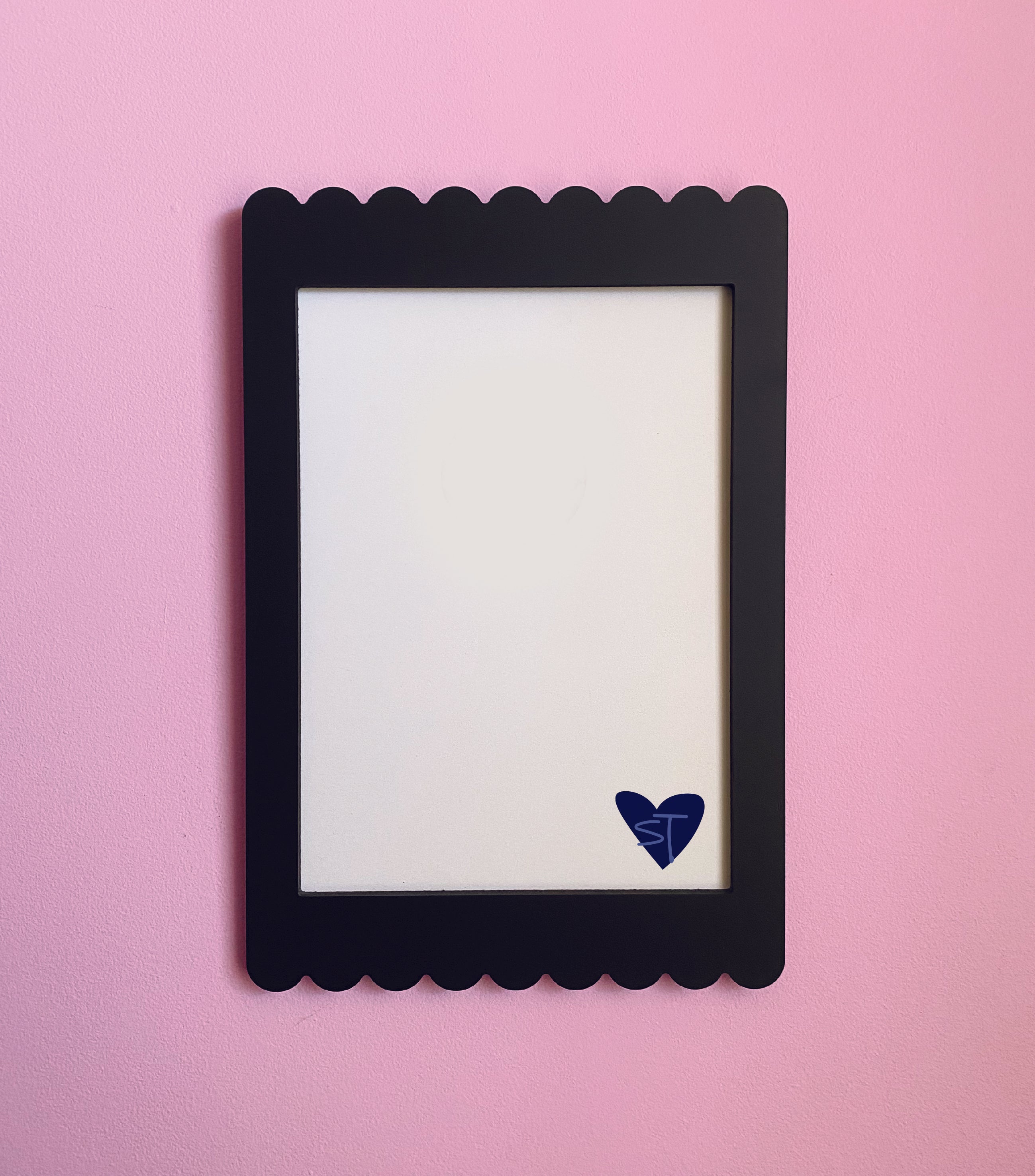 A4 Black Scallop Frame