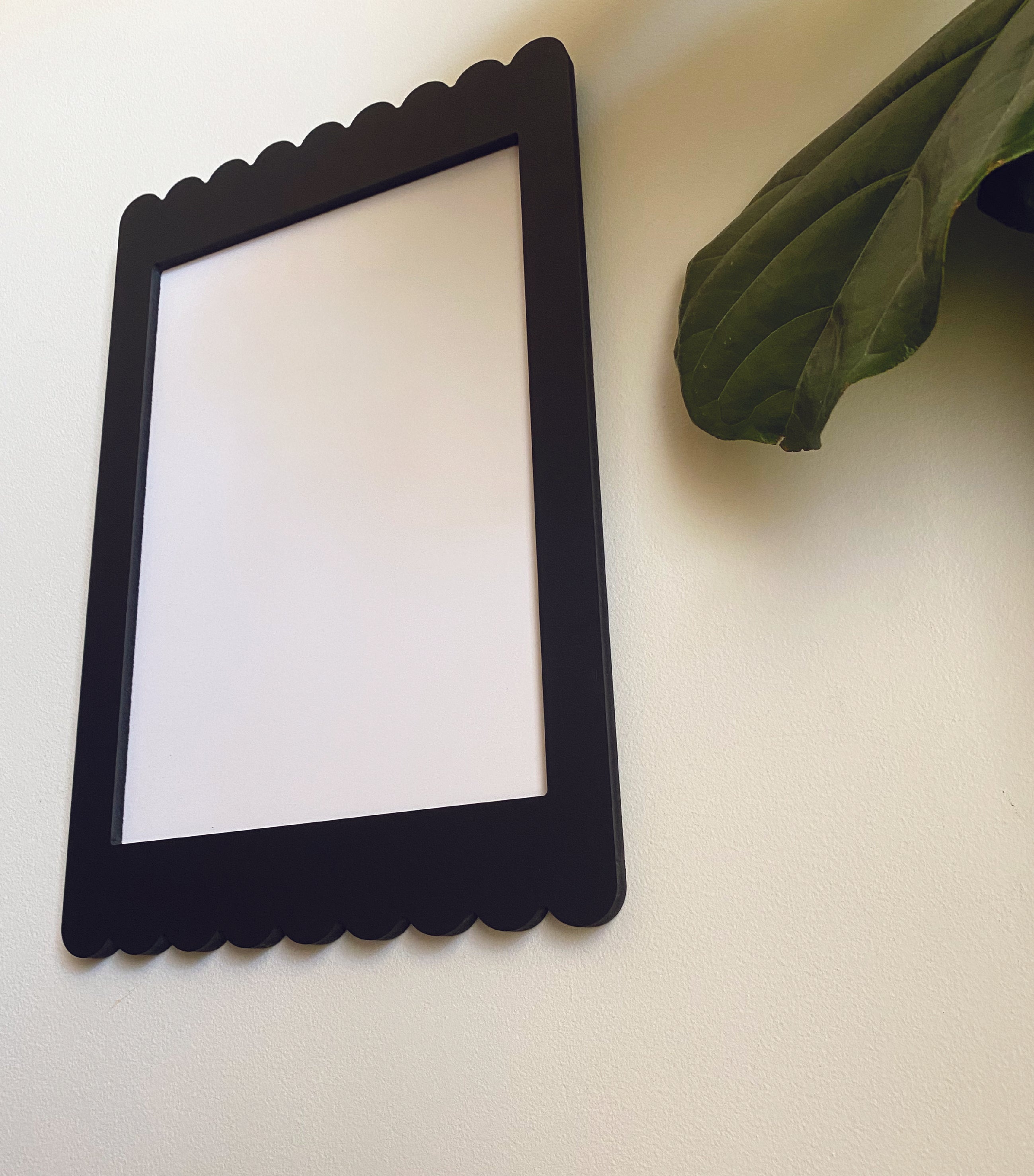 A4 Black Scallop Frame