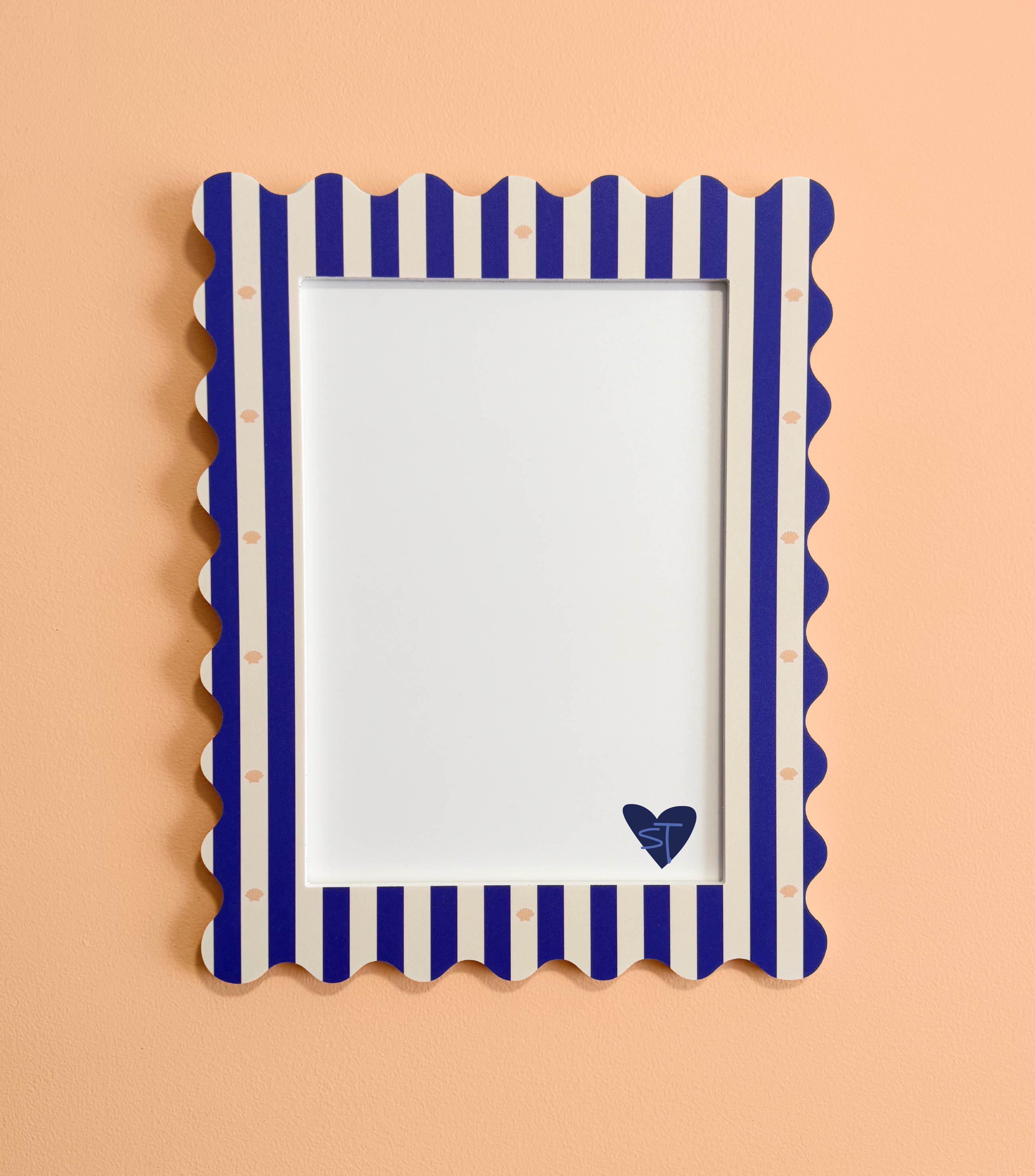 A4 Shell Stripe Squiggle Frame