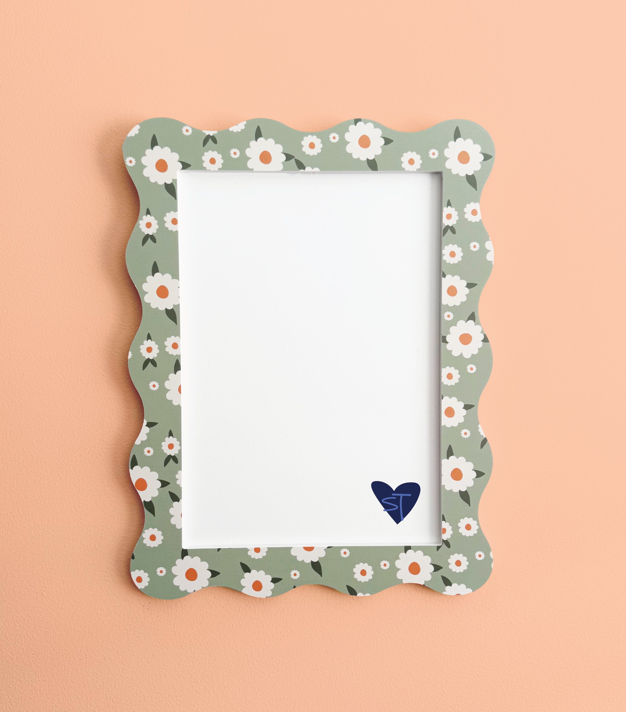 A4 Sage Daisy Wavy Frame
