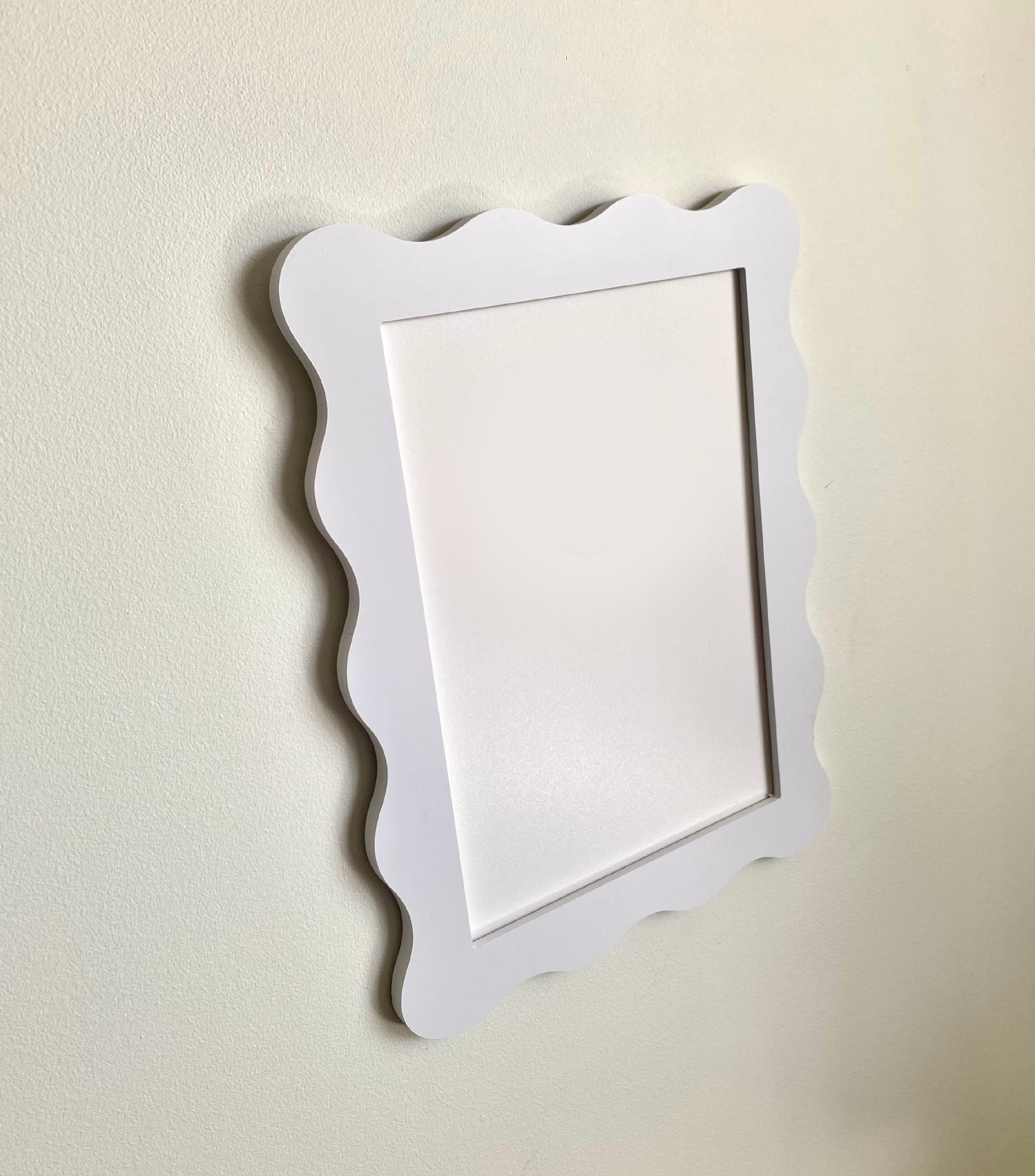 A4 White Wavy Frame