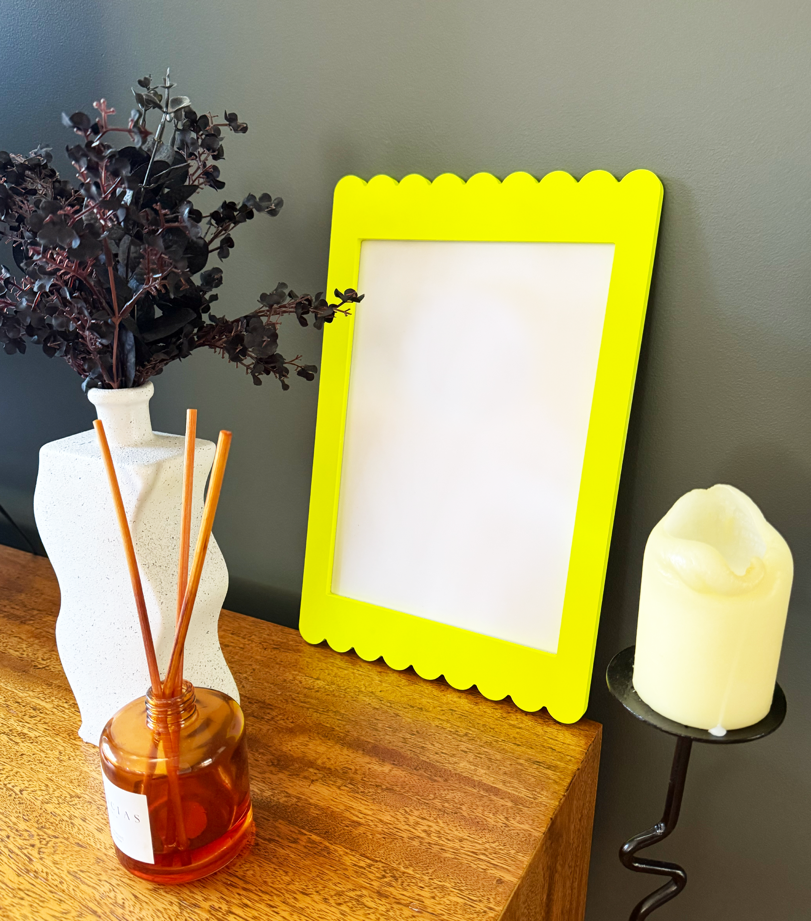 A4 Neon Yellow Scallop Frame