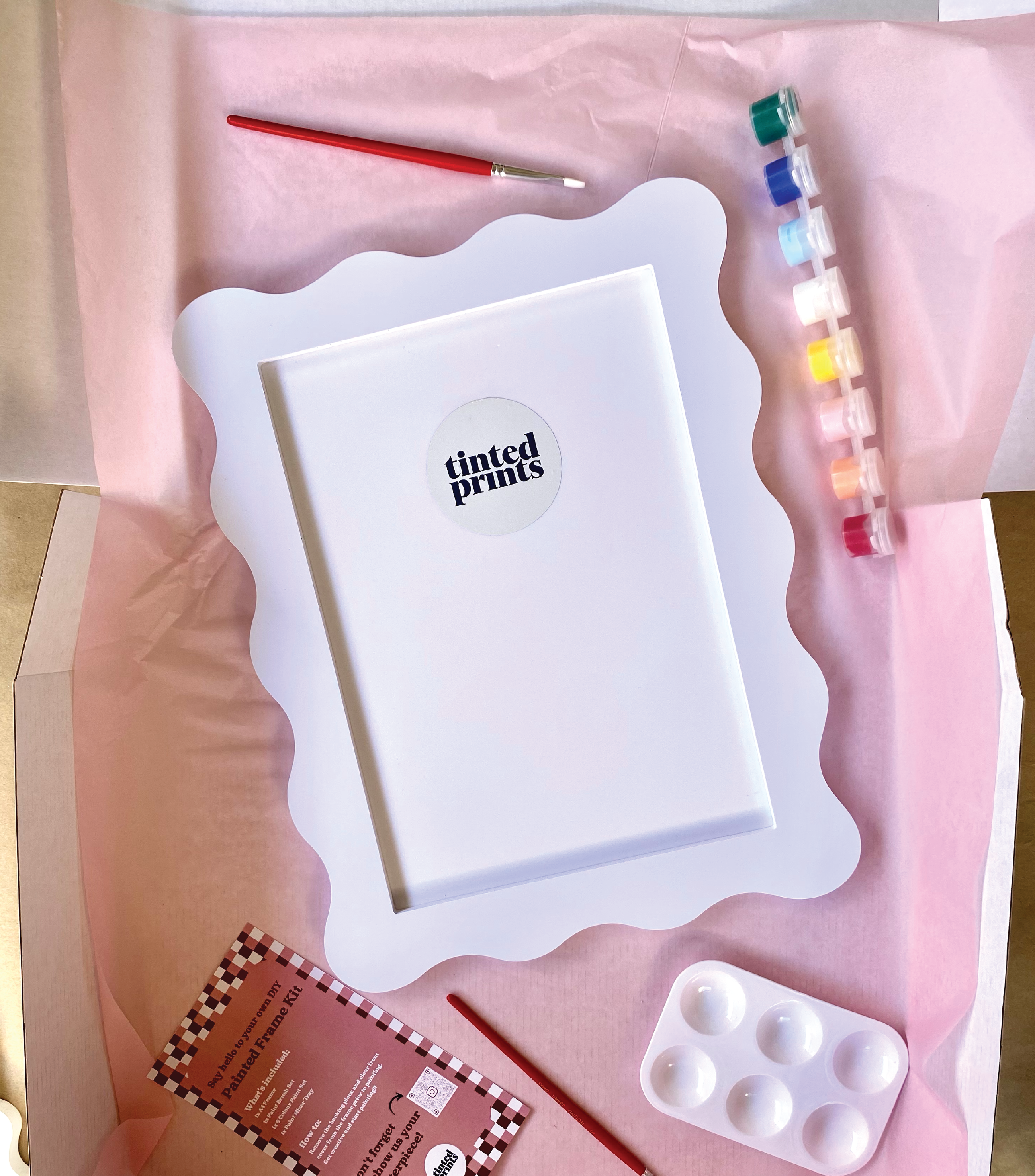 DIY Kit Painted Wavy Frame